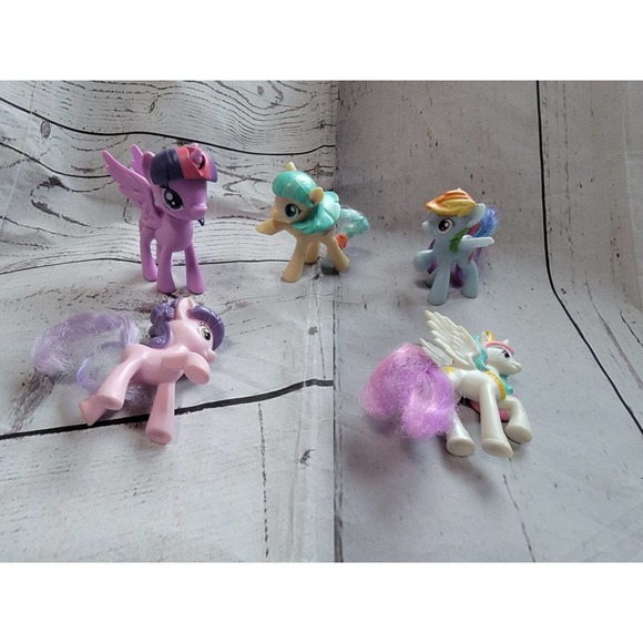 Lot of 5 MLP My Little Pony Ponies Action Figures Miniatures/Hasbro - Picture 1 of 10